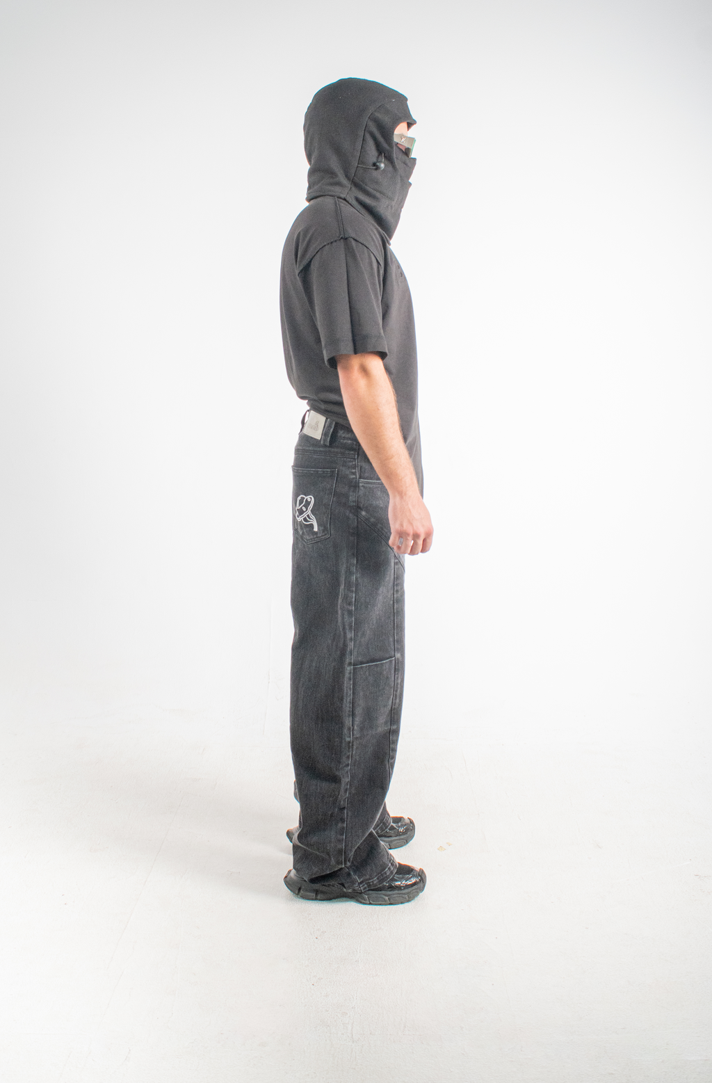 Alienated-blackout washed denim